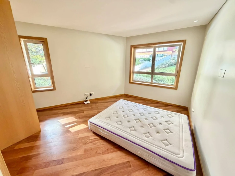 Apartamento T4 para Venda em Oliveira do Douro Foto 20