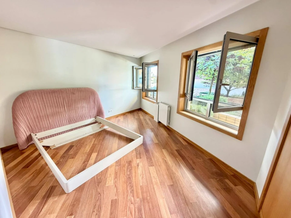 Apartamento T4 para Venda em Oliveira do Douro Foto 22