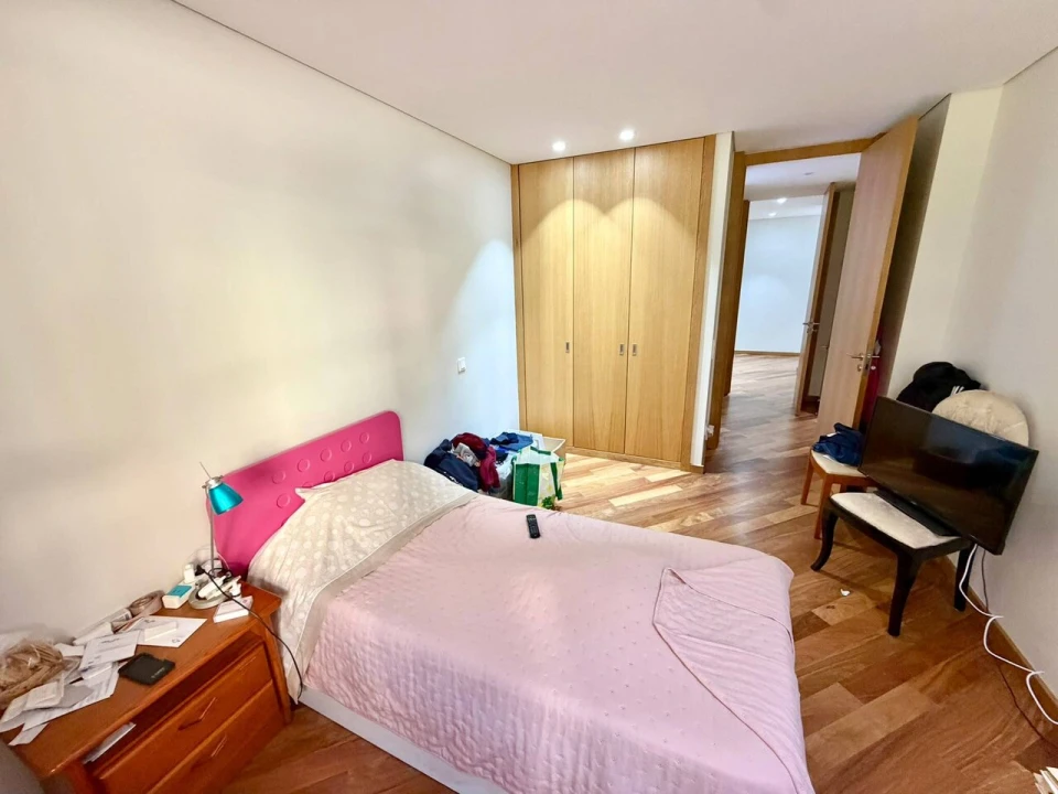 Apartamento T4 para Venda em Oliveira do Douro Foto 25