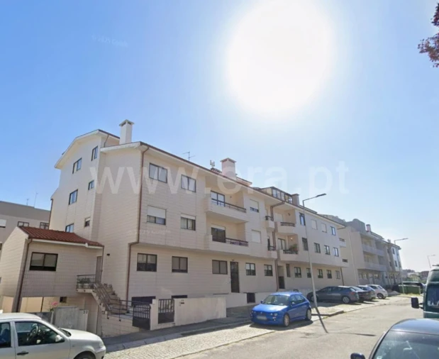 Apartamento T1 para Venda em Oliveira do Douro Foto 3