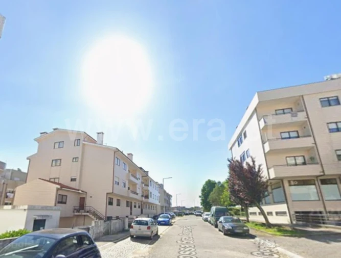 Apartamento T1 para Venda em Oliveira do Douro Foto 2