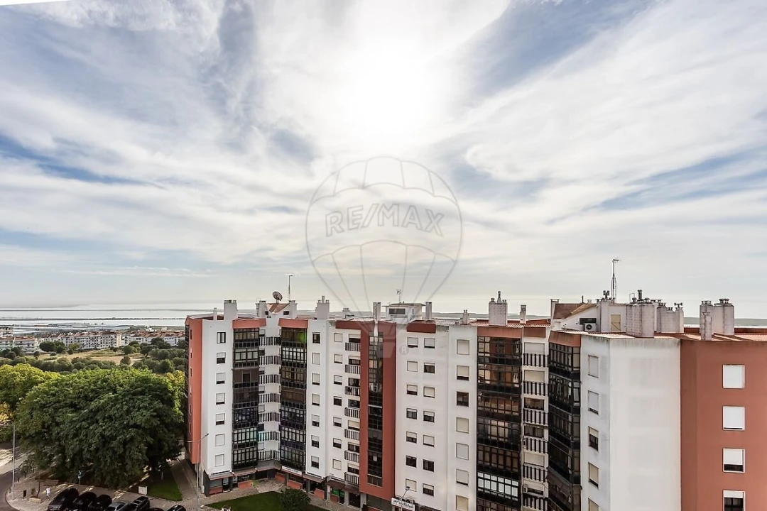 Apartamento T2 para Venda em Santa Iria de Azoia, São João da Talha e Bobadela Foto 13