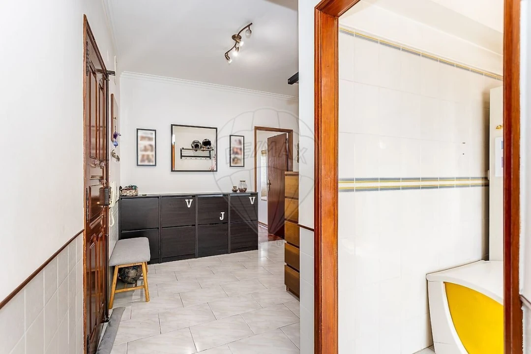 Apartamento T2 para Venda em Santa Iria de Azoia, São João da Talha e Bobadela Foto 3