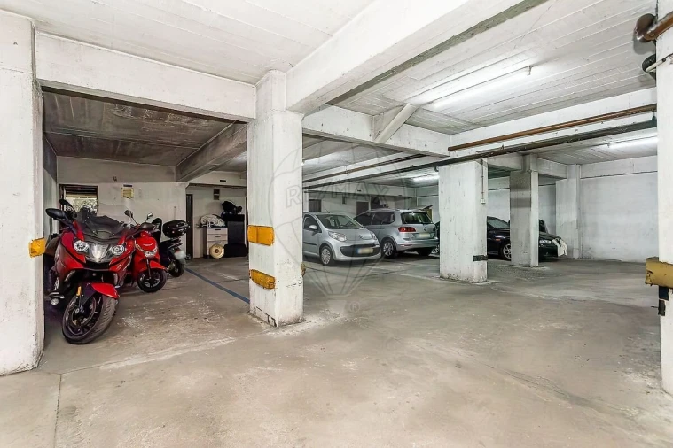 Apartamento T2 para Venda em Santa Iria de Azoia, São João da Talha e Bobadela Foto 21