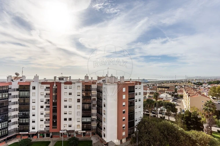 Apartamento T2 para Venda em Santa Iria de Azoia, São João da Talha e Bobadela Foto 20