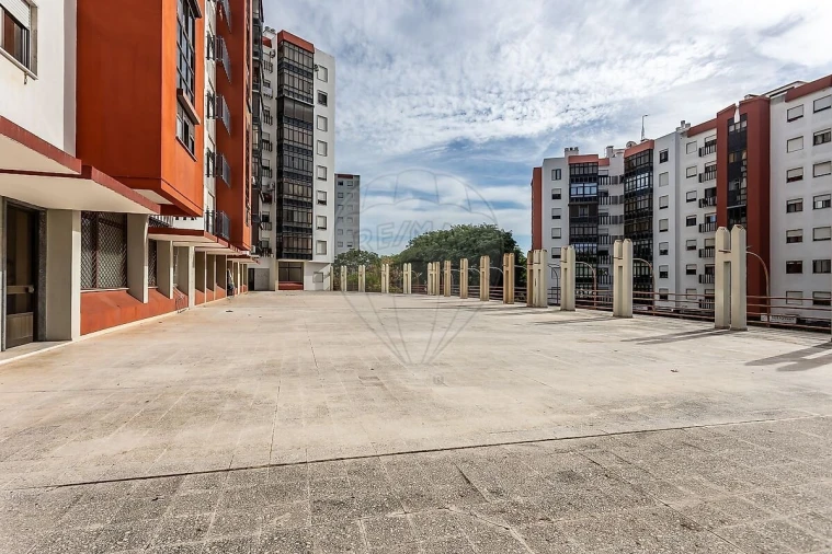 Apartamento T2 para Venda em Santa Iria de Azoia, São João da Talha e Bobadela Foto 25