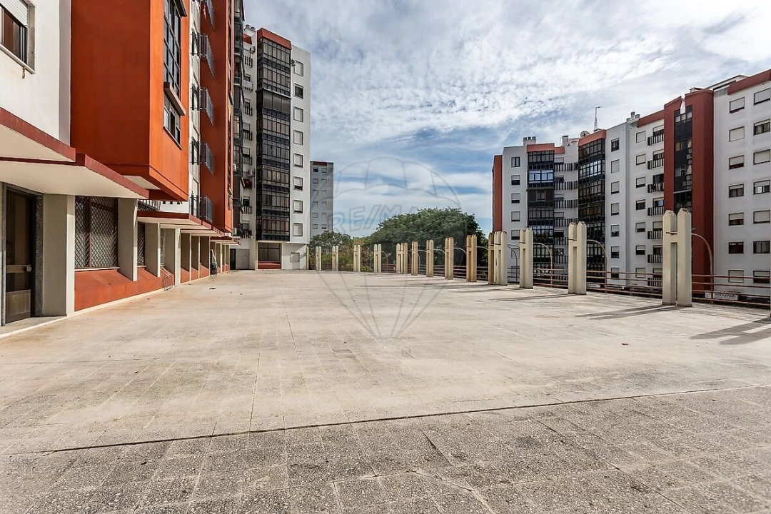Apartamento T2 para Venda em Santa Iria de Azoia, São João da Talha e Bobadela Foto 25