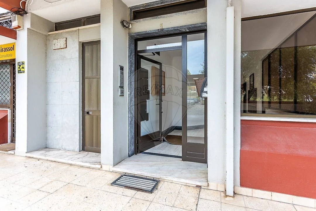 Apartamento T2 para Venda em Santa Iria de Azoia, São João da Talha e Bobadela Foto 24