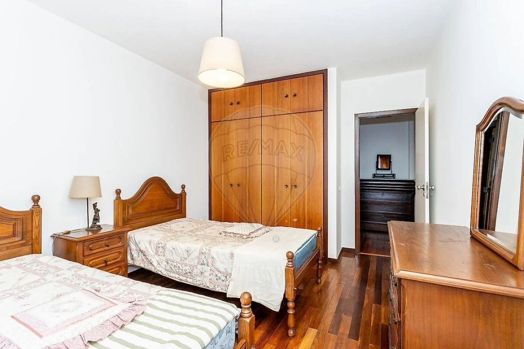 Apartamento T2 para Venda em Areeiro Foto 15