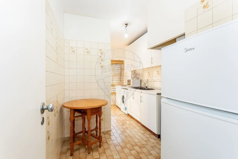 Apartamento T2 para Venda em Areeiro Foto 8