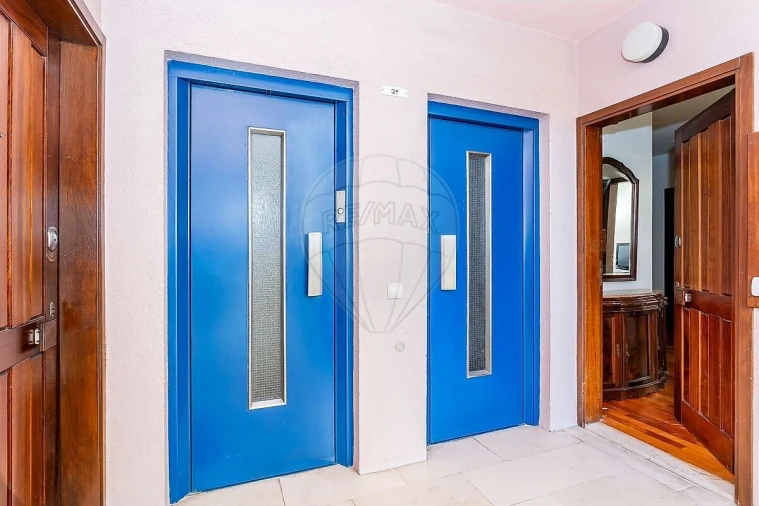 Apartamento T2 para Venda em Areeiro Foto 18