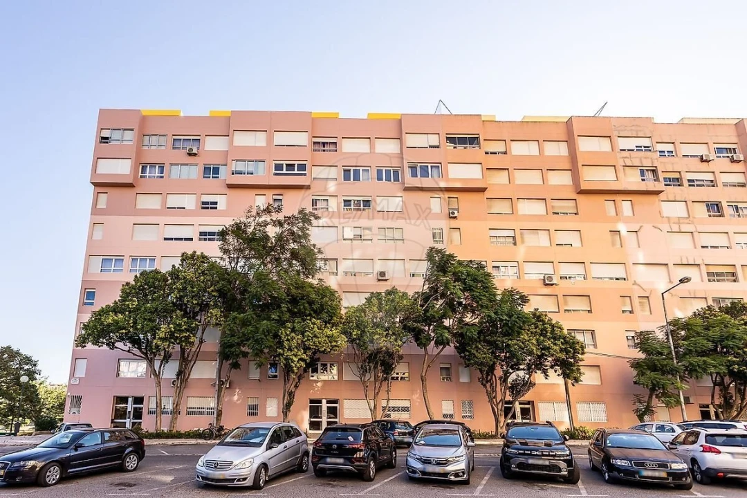 Apartamento T2 para Venda em Areeiro Foto 1