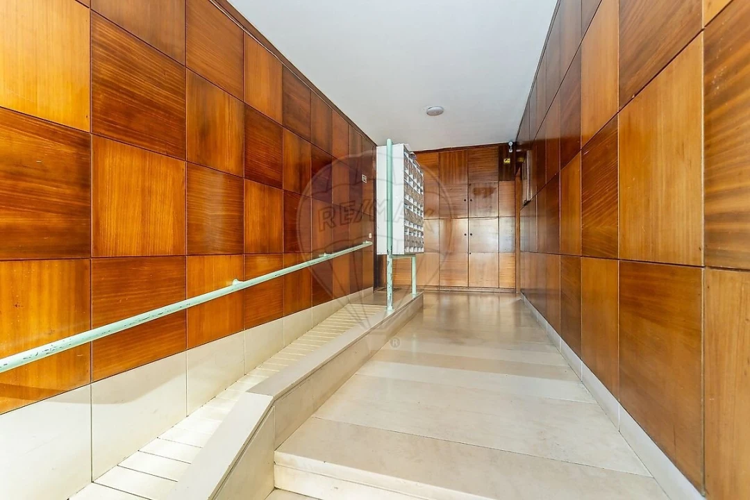 Apartamento T2 para Venda em Areeiro Foto 19