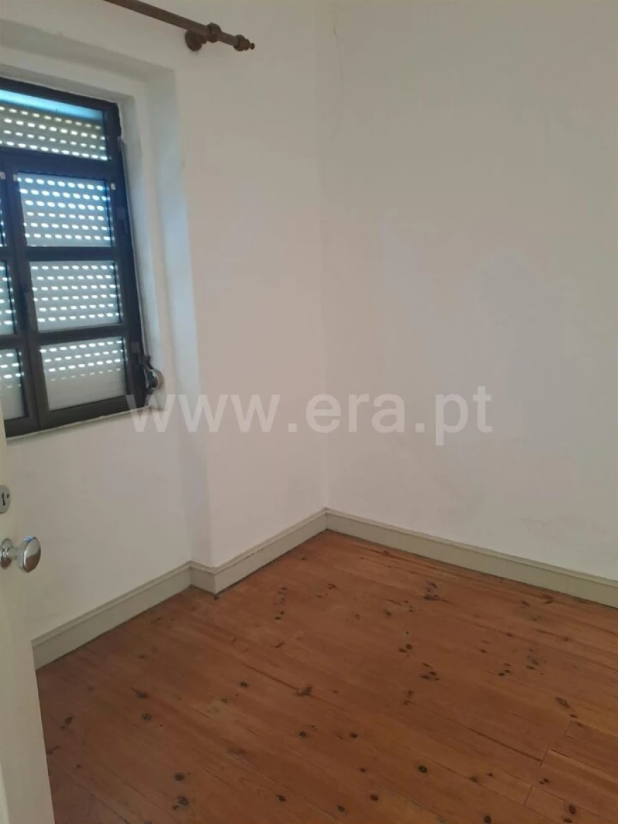 Moradia T4 para Venda em Tortosendo Foto 5