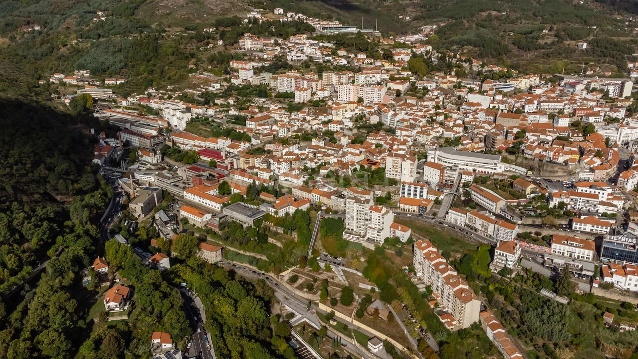 Apartamento T5 para Venda em Covilhã e Canhoso Foto 17