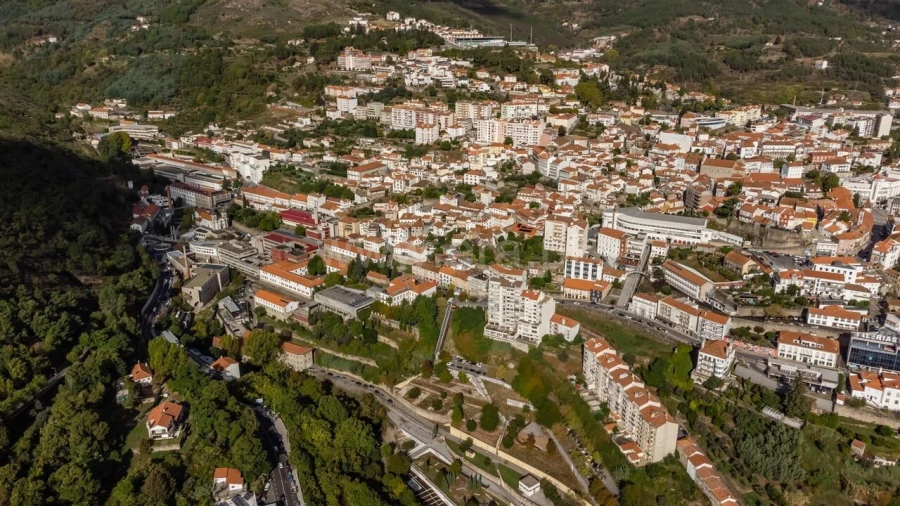 Apartamento T5 para Venda em Covilhã e Canhoso Foto 17