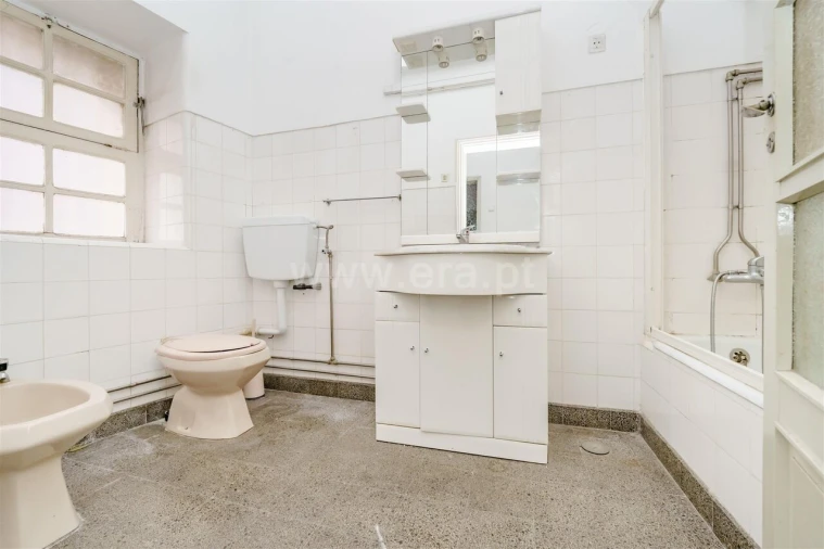 Apartamento T5 para Venda em Covilhã e Canhoso Foto 11