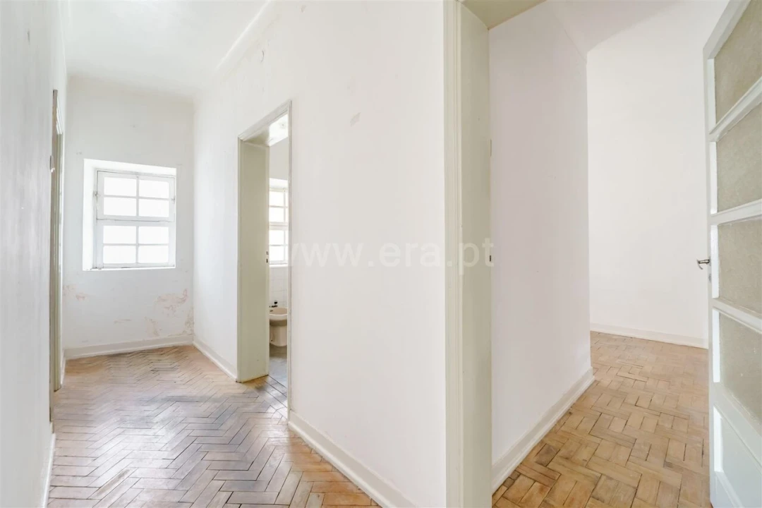 Apartamento T5 para Venda em Covilhã e Canhoso Foto 13