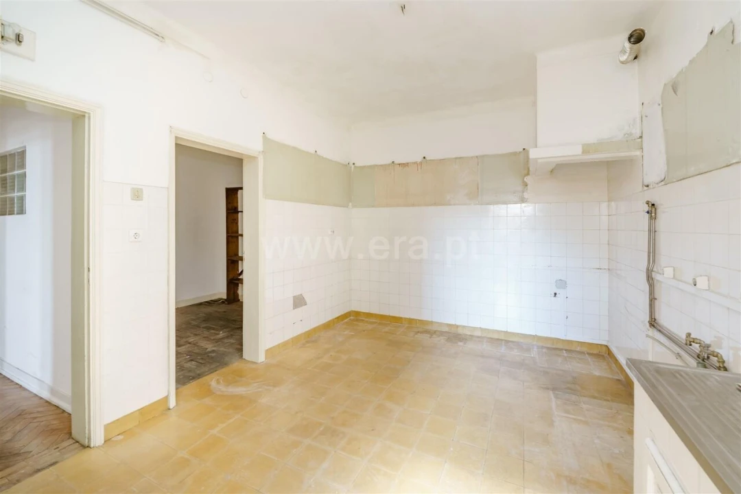 Apartamento T5 para Venda em Covilhã e Canhoso Foto 2