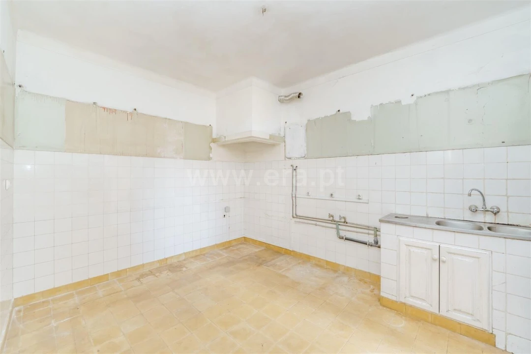 Apartamento T5 para Venda em Covilhã e Canhoso Foto 6