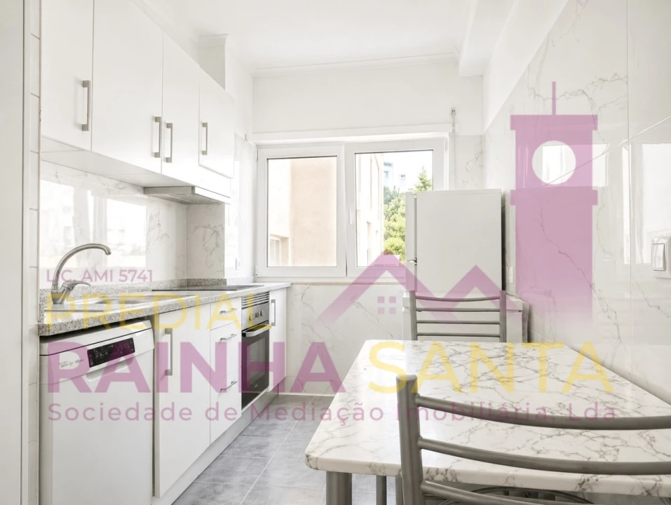 Apartamento T2 para Venda em Santo Antonio dos Olivais Foto 3