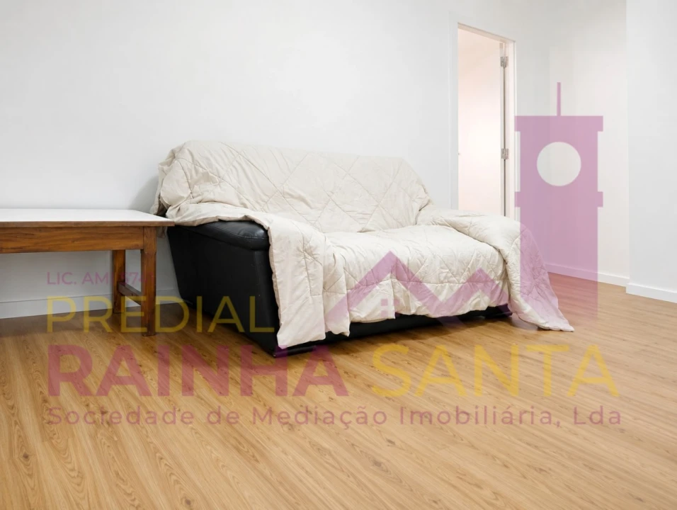 Apartamento T2 para Venda em Santo Antonio dos Olivais Foto 24