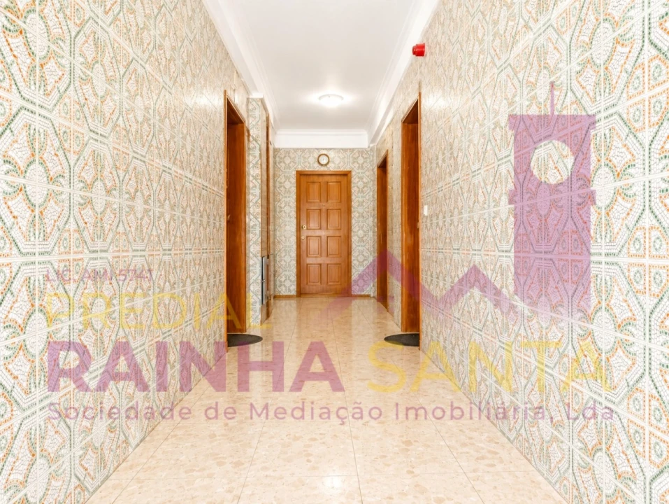 Apartamento T2 para Venda em Santo Antonio dos Olivais Foto 32