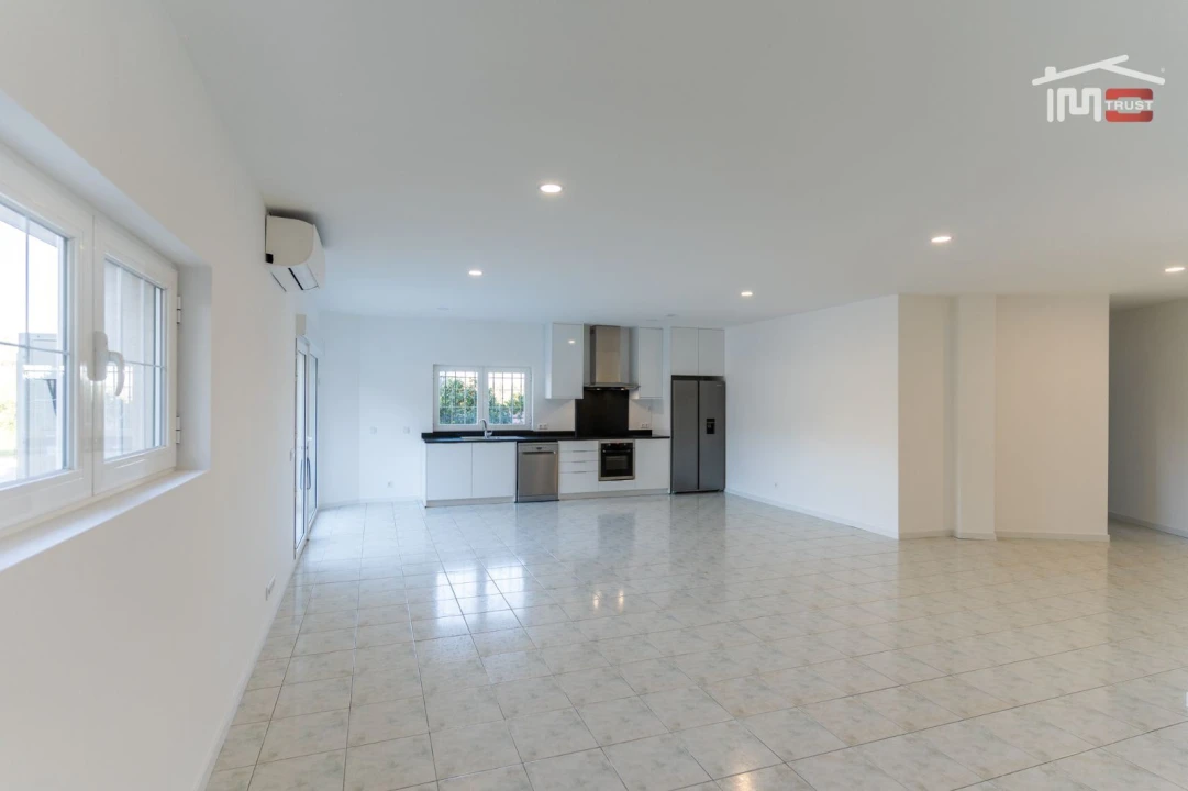 Moradia T5 para Venda em Atouguia Foto 35