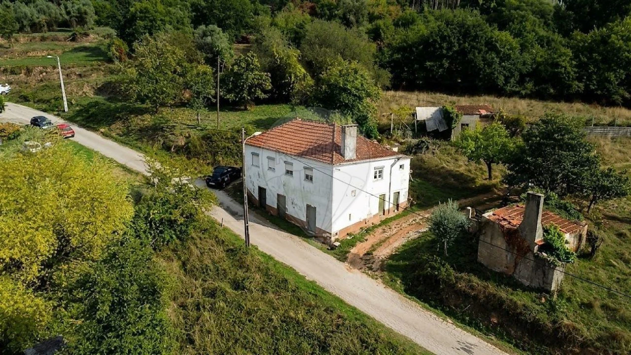 Moradia T3 para Venda em São Miguel, Santa Eufémia e Rabaçal Foto 1