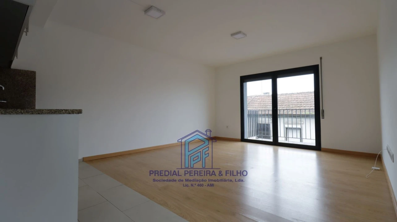 Apartamento T1 para Arrendamento em Rio Tinto Foto 3