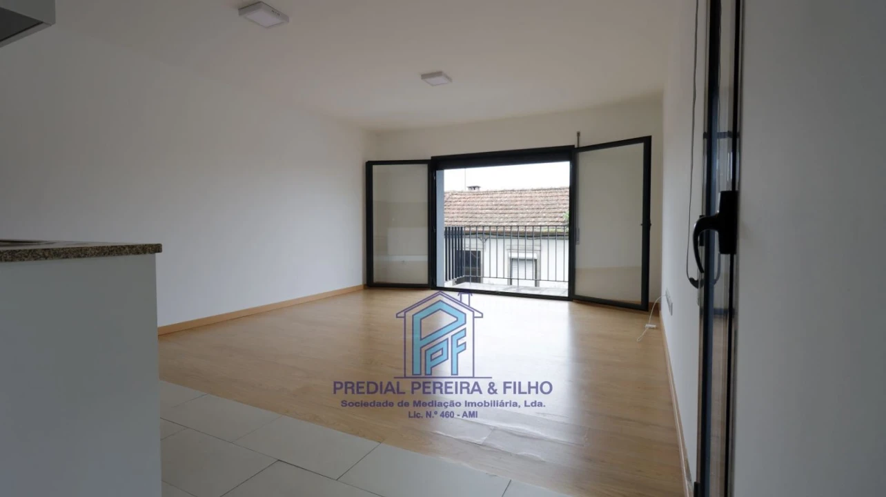 Apartamento T1 para Arrendamento em Rio Tinto Foto 4