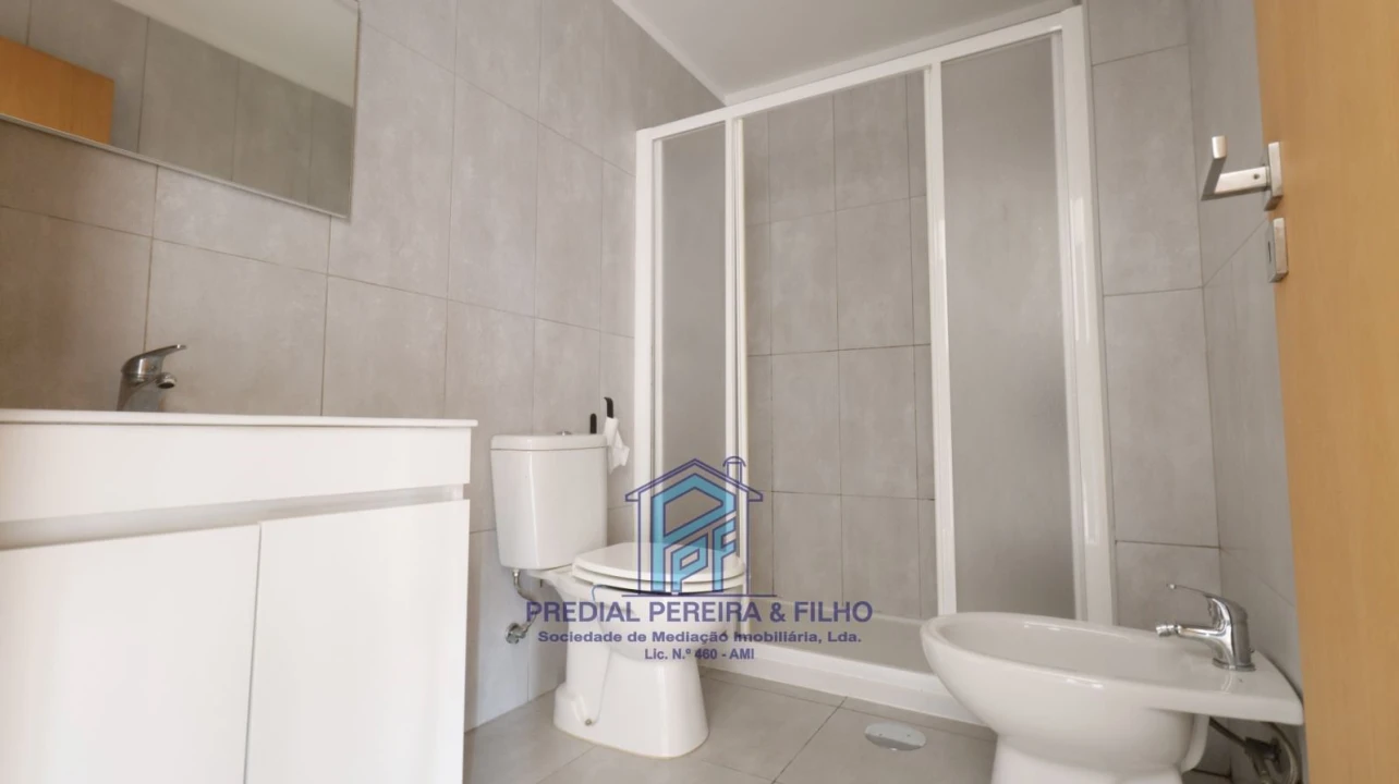 Apartamento T1 para Arrendamento em Rio Tinto Foto 14