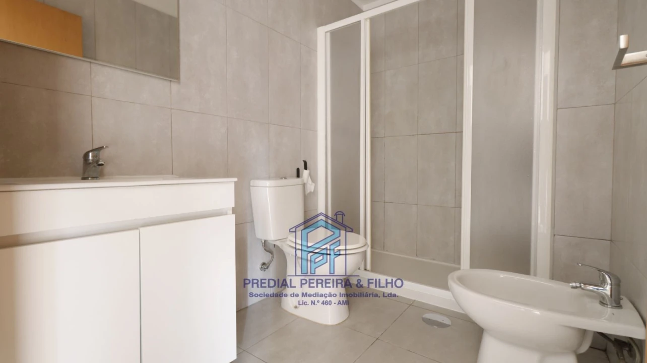 Apartamento T1 para Arrendamento em Rio Tinto Foto 15