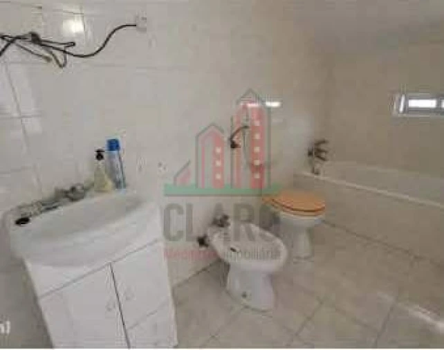 Moradia T3 para Venda em Buarcos Foto 11