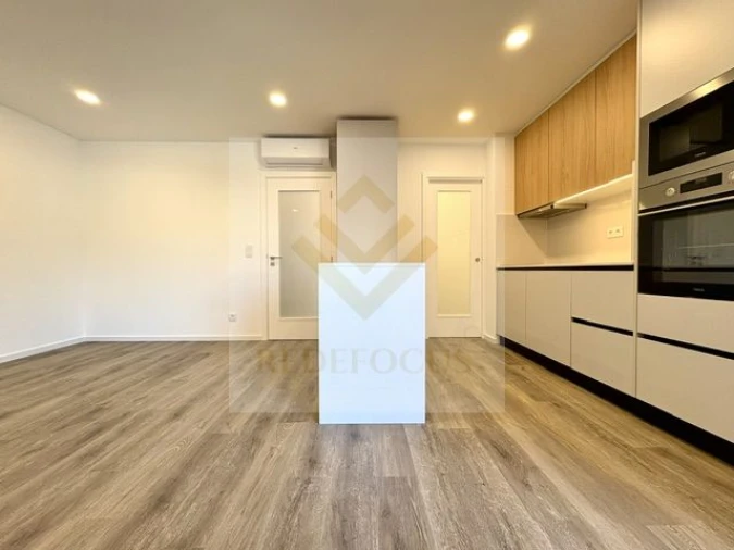 Apartamento T2 para Venda em São João da Madeira Foto 4