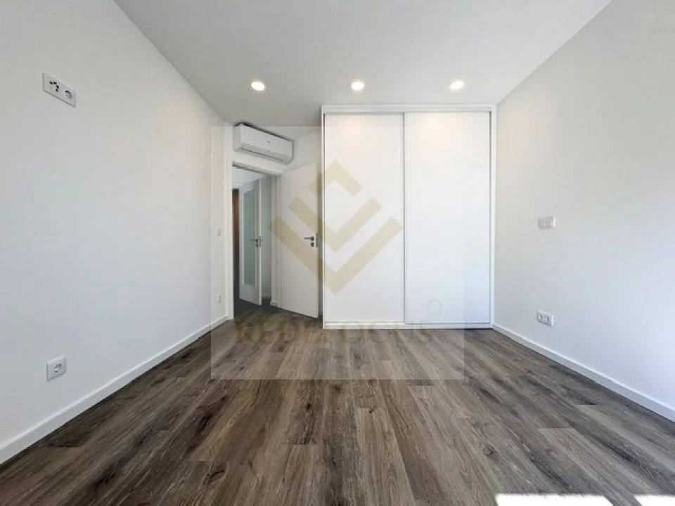 Apartamento T2 para Venda em São João da Madeira Foto 18