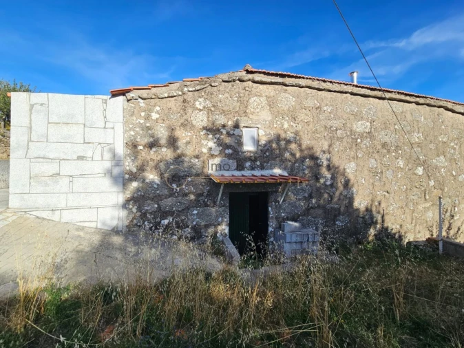 Moradia T3 para Venda em Cepões, Meijinhos e Melcões Foto 29