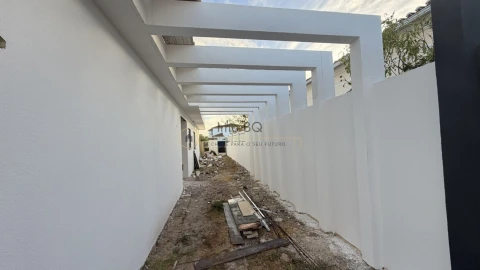 Moradia T5 para Venda em Azeitão (São Lourenço e São Simão)