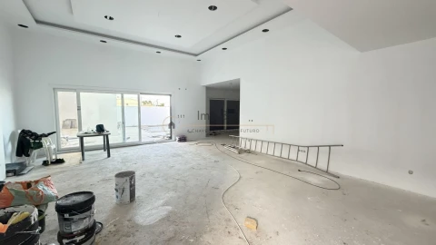 Moradia T5 para Venda em Azeitão (São Lourenço e São Simão)