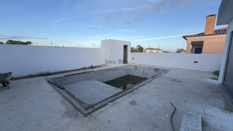 Moradia T5 para Venda em Azeitão (São Lourenço e São Simão)