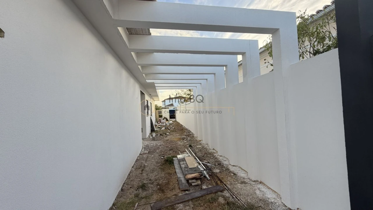 Moradia T5 para Venda em Azeitão (São Lourenço e São Simão) Foto 32