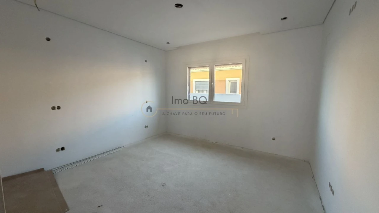 Moradia T5 para Venda em Azeitão (São Lourenço e São Simão) Foto 34