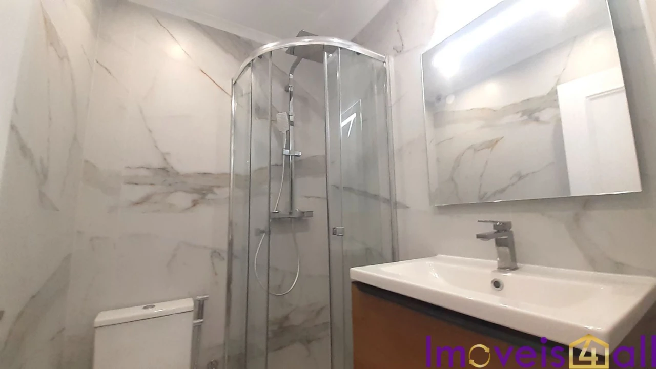 Apartamento T3 para Venda em Laranjeiro e Feijó Foto 32