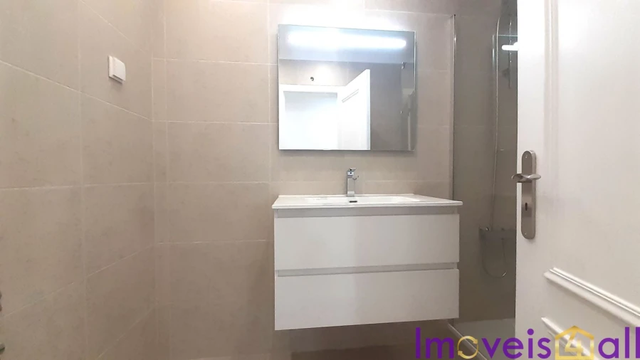 Apartamento T3 para Venda em Laranjeiro e Feijó Foto 27