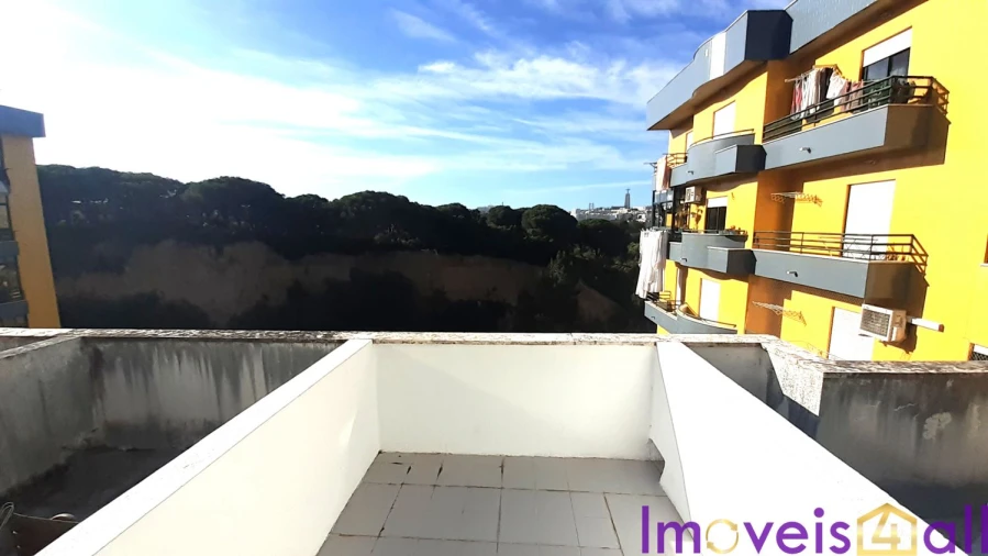 Apartamento T3 para Venda em Laranjeiro e Feijó Foto 36