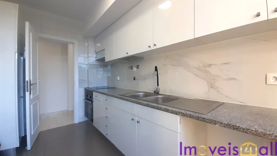 Apartamento T3 para Venda em Laranjeiro e Feijó Foto 3