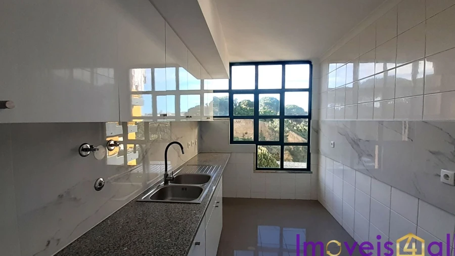 Apartamento T3 para Venda em Laranjeiro e Feijó