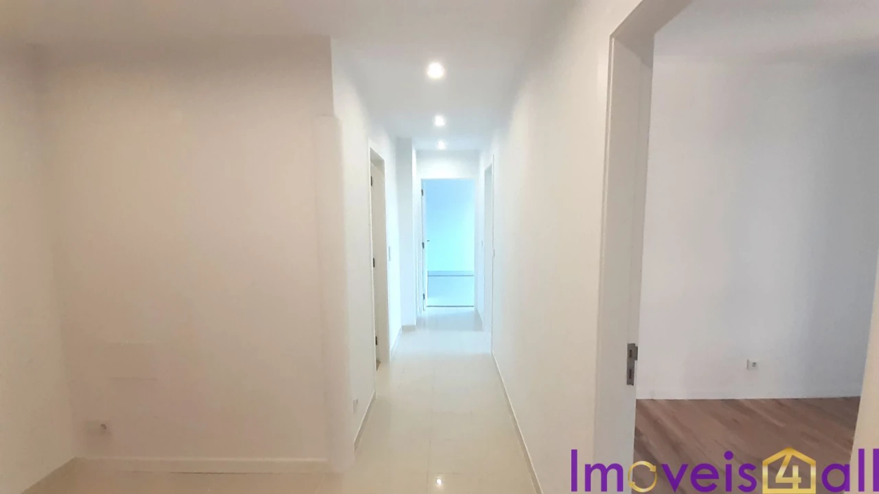 Apartamento T3 para Venda em Laranjeiro e Feijó Foto 21