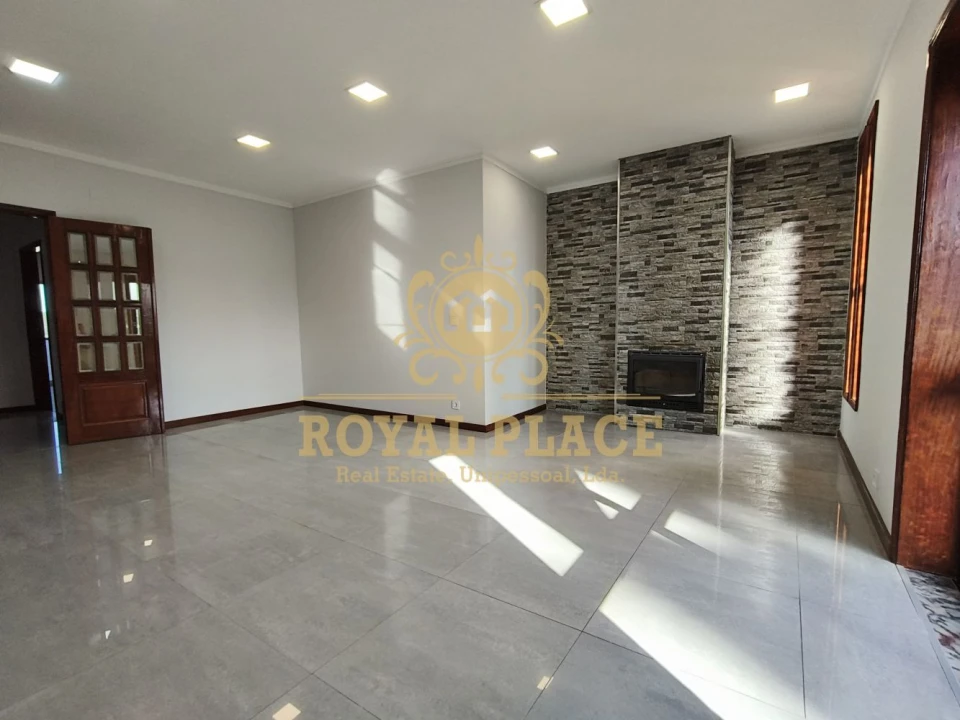 Apartamento T3 para Venda em Paços de Brandão Foto 4