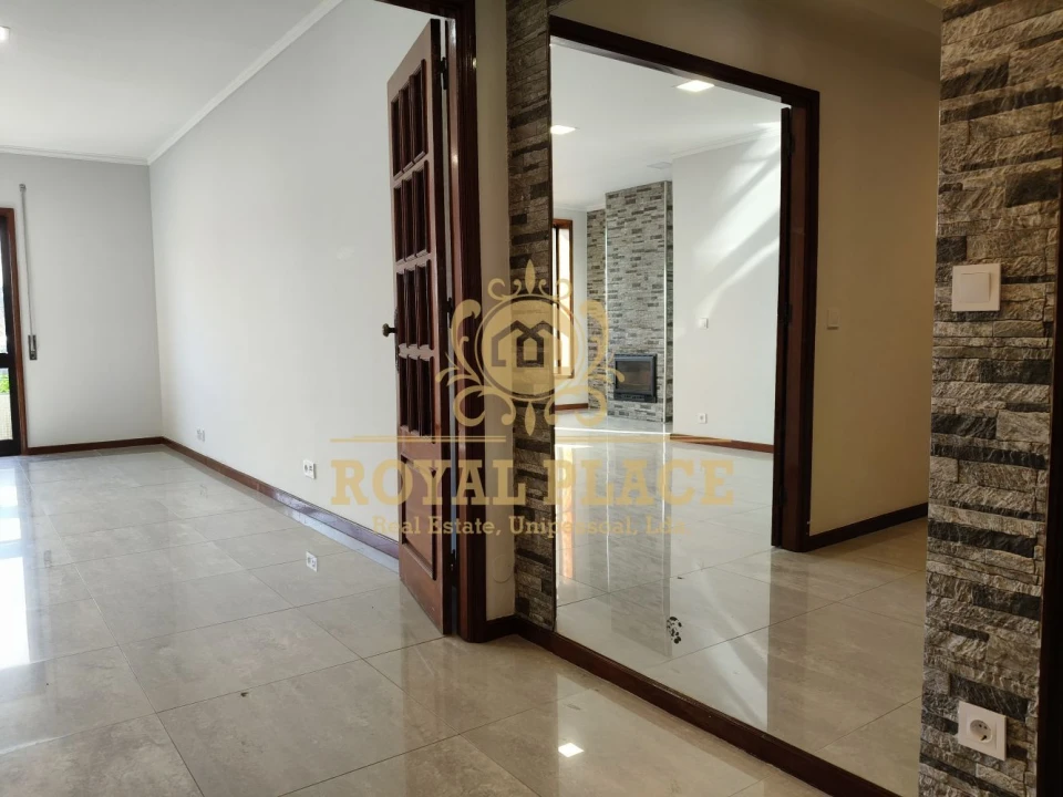 Apartamento T3 para Venda em Paços de Brandão Foto 1